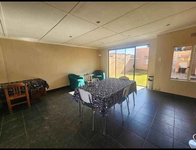 3 BEDROOM HOUSE FOR SALE IN GREENHILLS